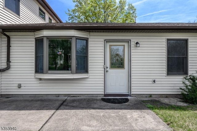 318 Sunnyside Ter, Bridgewater Twp, NJ 08807 - entrance to property featuring a patio area