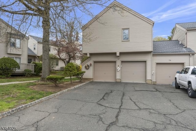 3 F Somerset Hills Ct Unit 3F, Bernardsville Boro, NJ 07924 - view of front facade with driveway and a garage
