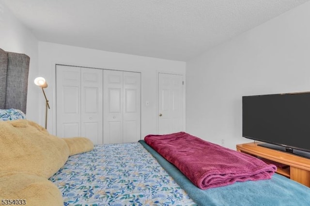 bedroom featuring a closet