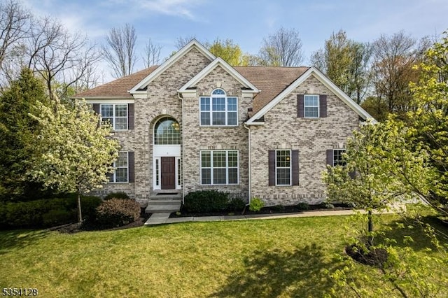 view of front of property with a front yard