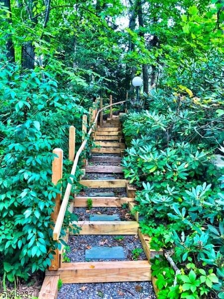 639 Canistear Rd, Vernon Twp, NJ 07422 - view of stairs