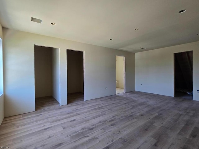 521 Parkwood Ct, Phillipsburg Town, NJ 08865 - unfurnished bedroom featuring light wood-style flooring and recessed lighting