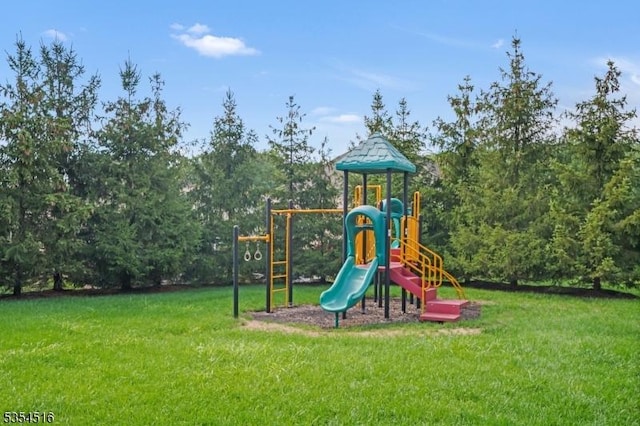26 Avon Rd, Warren Twp, NJ 07059 - communal playground with a yard