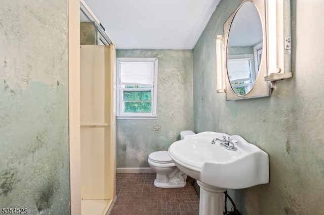 226 Wilson Rd, Franklin Twp, NJ 08873 - full bathroom featuring baseboards, a shower, and toilet