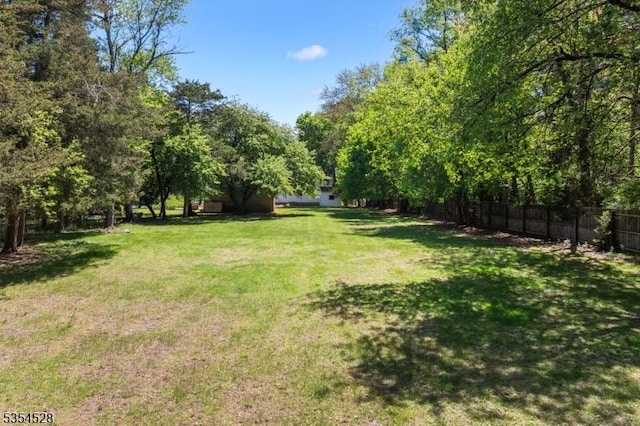 226 Wilson Rd, Franklin Twp, NJ 08873 - view of yard with fence