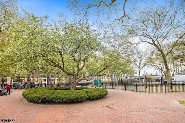 1125 Maxwell Ln Unit 908, Hoboken City, NJ 07030 - surrounding community featuring fence