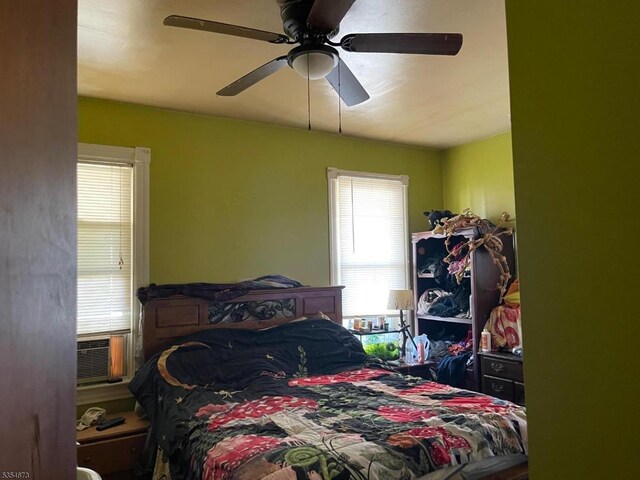 304 Burlington Ave, Delanco Twp, NJ 08075 - bedroom with ceiling fan