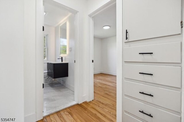 202 Parkside Ave, Pohatcong Twp, NJ 08865 - hall featuring light wood-style floors and baseboards