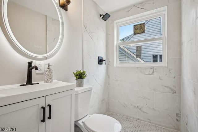 223 Victor St, Scotch Plains Twp, NJ 07076 - bathroom featuring vanity, toilet, and tiled shower