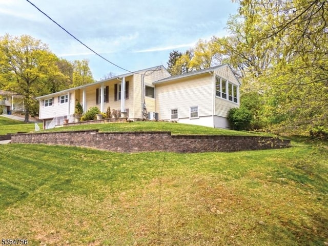 view of front of property with a front yard