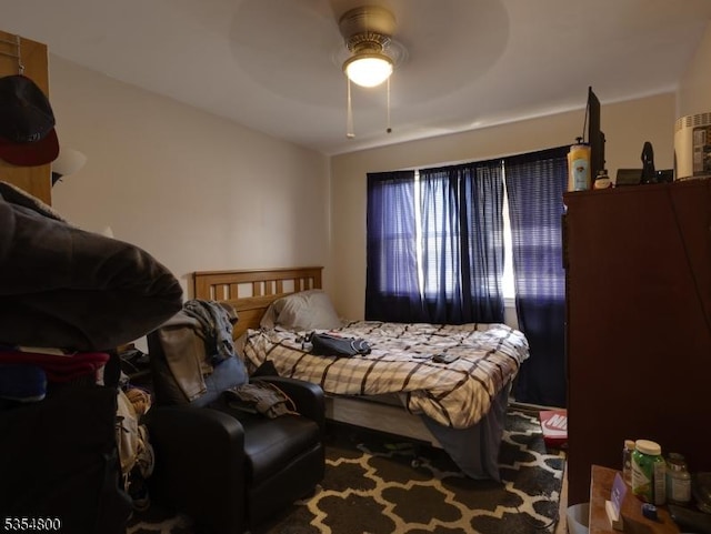 bedroom featuring ceiling fan