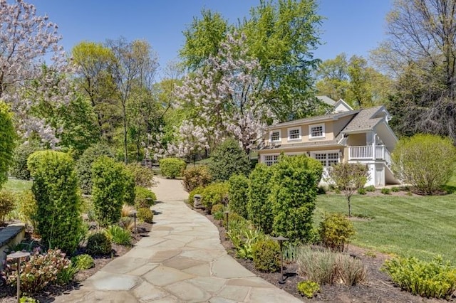 1251 Rahway Rd, Scotch Plains Twp, NJ 07076 - surrounding community with a yard