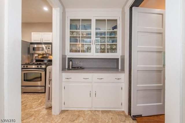 bar with stainless steel appliances