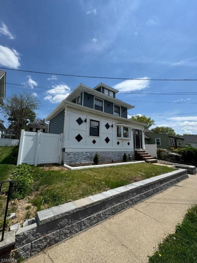 385 Stiles St, Union Twp, NJ 07088 - traditional style home with entry steps and a gate