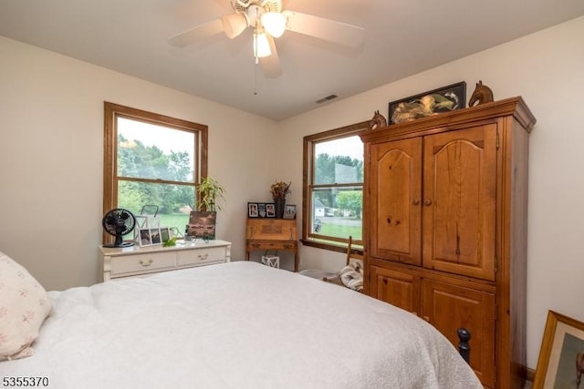 bedroom featuring ceiling fan