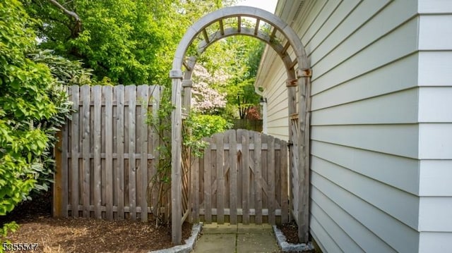9 Warwick Rd, Chatham Twp, NJ 07928 - view of gate