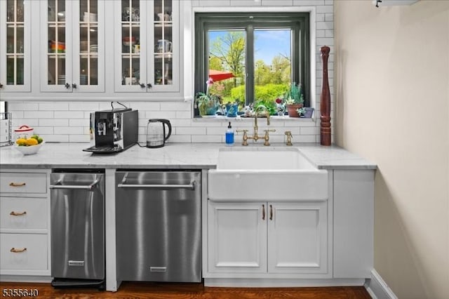 1330 Great Rd, Montgomery Twp, NJ 08540 - bar area with dishwasher, a sink, and backsplash