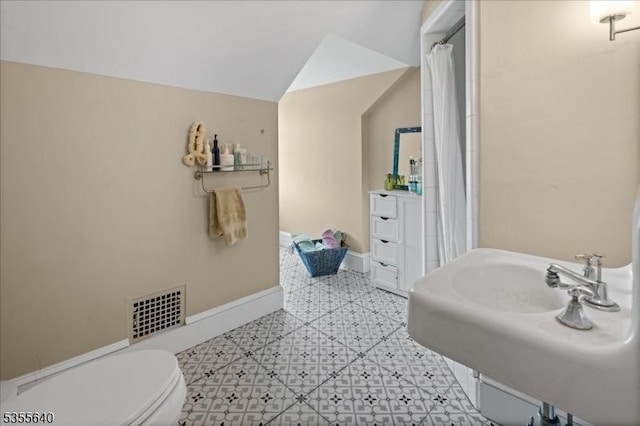 1330 Great Rd, Montgomery Twp, NJ 08540 - full bathroom with toilet, a sink, baseboards, and a shower with shower curtain