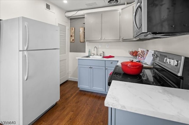 1330 Great Rd, Montgomery Twp, NJ 08540 - kitchen featuring freestanding refrigerator, electric stove, a sink, and dark wood finished floors