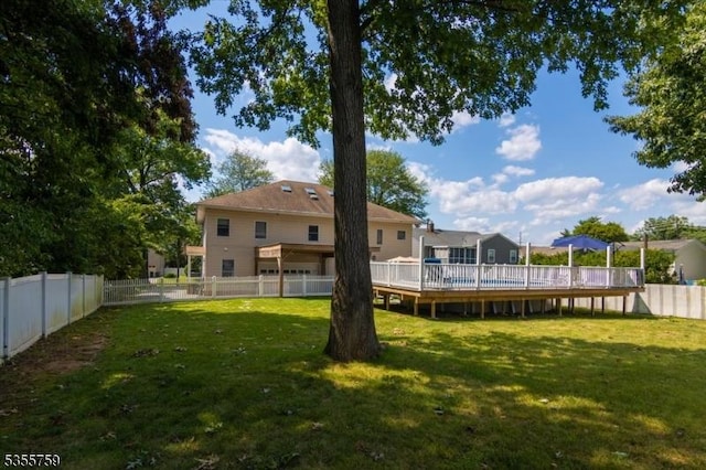 33 Lockwood Pl, Clifton City, NJ 07012 - view of yard with a deck