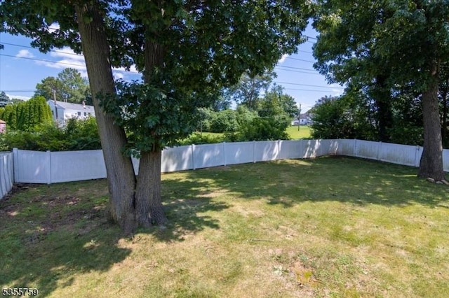 33 Lockwood Pl, Clifton City, NJ 07012 - view of yard