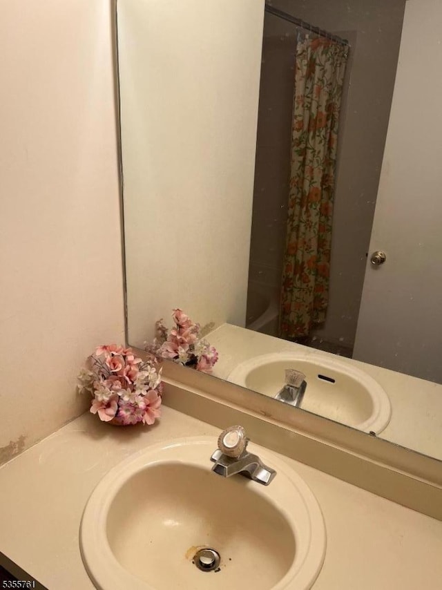 87 Sycamore Ct, Bernards Twp, NJ 07920 - full bath featuring vanity and shower / bathtub combination with curtain