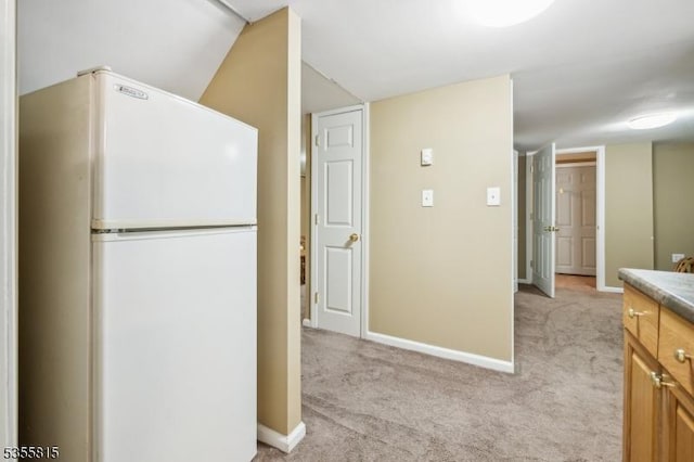 1078 Mountain Ave, Berkeley Heights Twp, NJ 07922 - kitchen featuring freestanding refrigerator, light colored carpet, baseboards, and vaulted ceiling