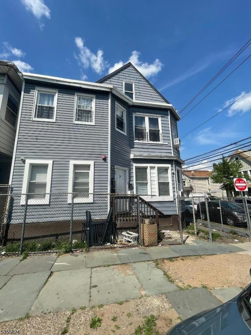29 17th Ave, Paterson City, NJ 07501