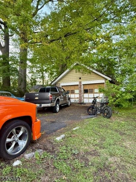 view of detached garage