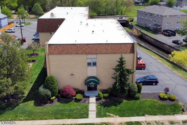aerial view of property and surrounding area