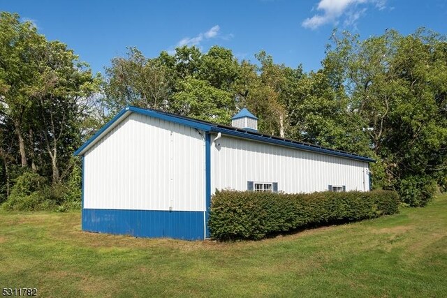view of outdoor structure