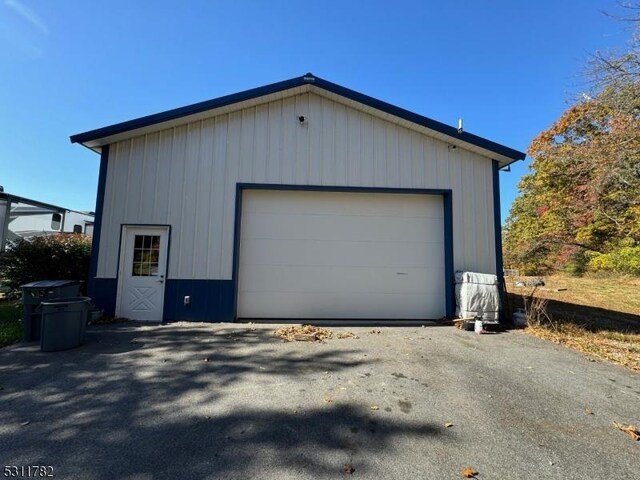 view of detached garage