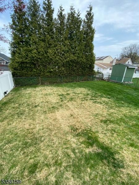 66 Lexington Ave, Rochelle Park Twp, NJ 07662 - view of yard