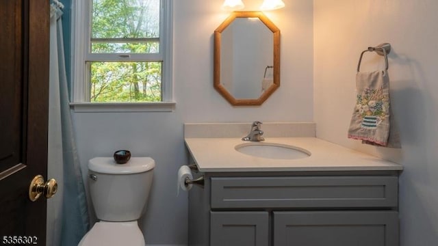 6 Longview Ln, Vernon Twp, NJ 07461 - bathroom featuring vanity and toilet