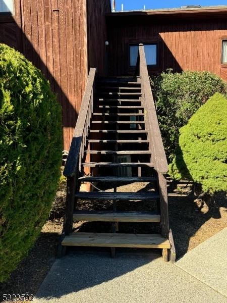8 Le Touquet Unit 4, Vernon Twp, NJ 07462 - view of stairs