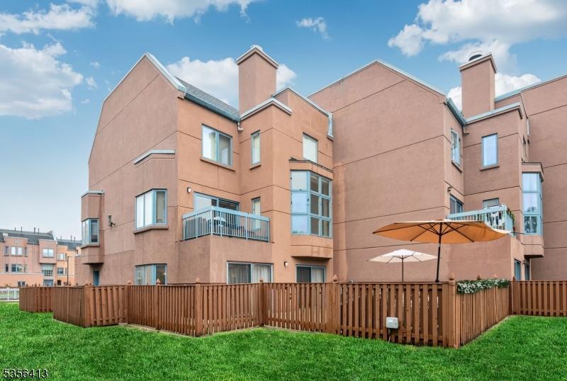 317 Williams Ct Unit 317, Edgewater Boro, NJ 07020