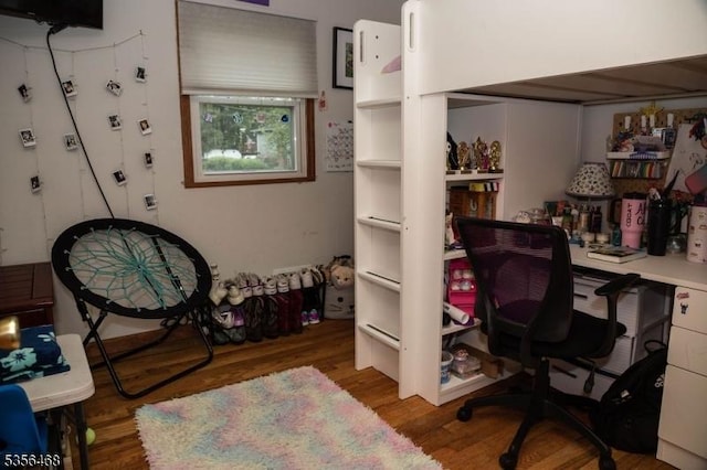 10 Lincoln Ave, Vernon Twp, NJ 07462 - home office featuring wood finished floors