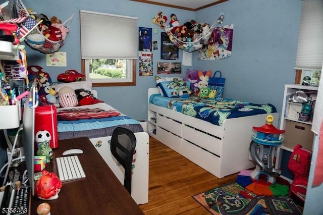 10 Lincoln Ave, Vernon Twp, NJ 07462 - bedroom featuring wood finished floors and crown molding