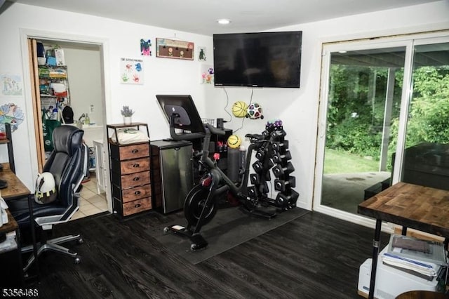 10 Lincoln Ave, Vernon Twp, NJ 07462 - exercise room featuring wood finished floors and recessed lighting