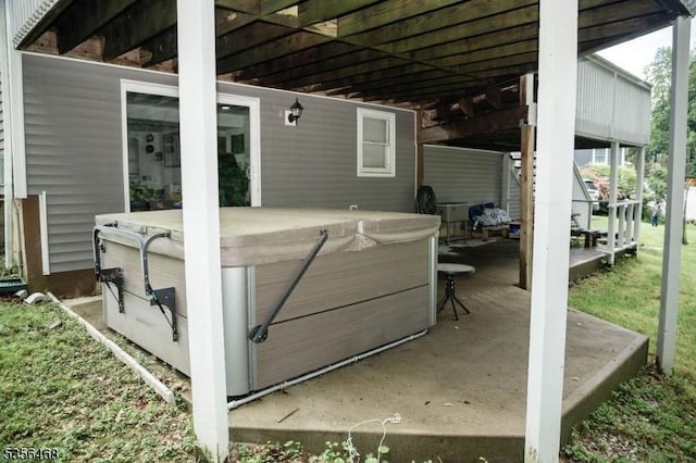 10 Lincoln Ave, Vernon Twp, NJ 07462 - view of patio with a hot tub