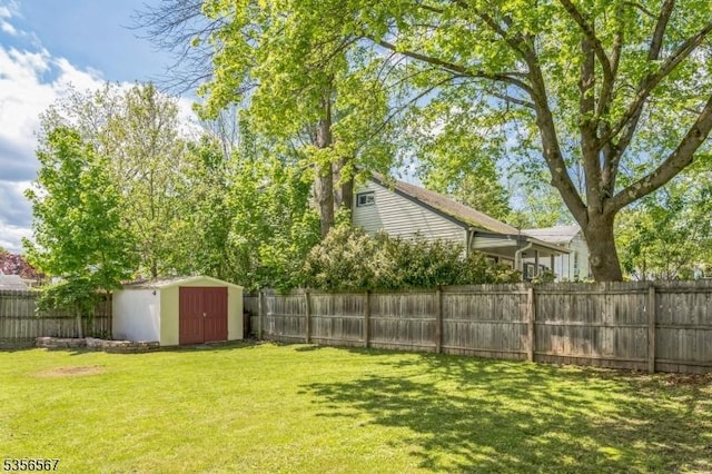 129 River Dr, Parsippany-Troy Hills Twp, NJ 07034 - view of yard featuring a shed and an outbuilding