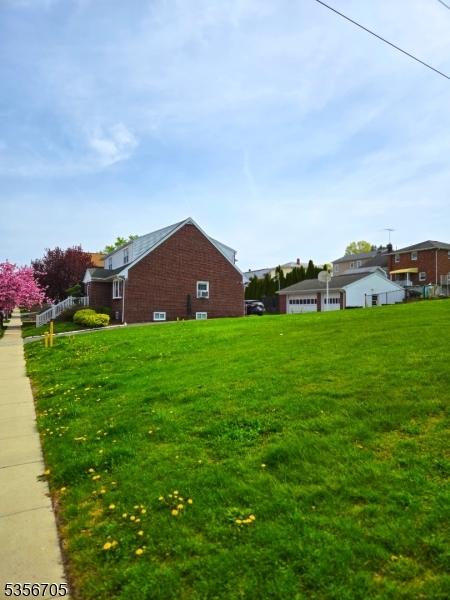 50 Newark Pl, Belleville Twp, NJ 07109 - view of green lawn