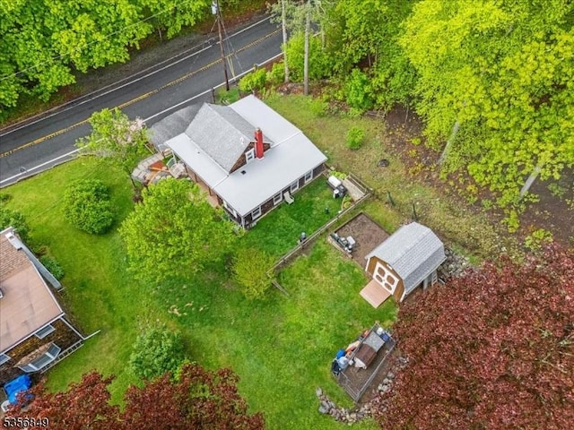 aerial view of property and surrounding area