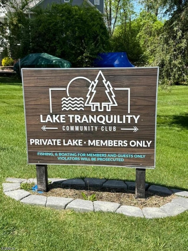 8 Hillside Ter, Green Twp, NJ 07821 - community sign featuring a lawn