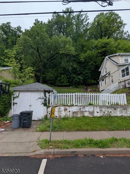 21 Thomas St, Clifton City, NJ 07013