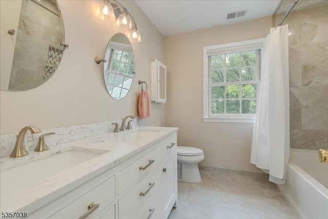 16 Dorset Ln, Andover Twp, NJ 07848 - bathroom featuring healthy amount of natural light, toilet, double vanity, and shower / bathtub combination with curtain