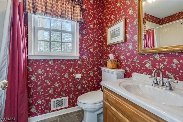 16 Dorset Ln, Andover Twp, NJ 07848 - full bath featuring toilet, tile patterned floors, vanity, a shower with curtain, and baseboards