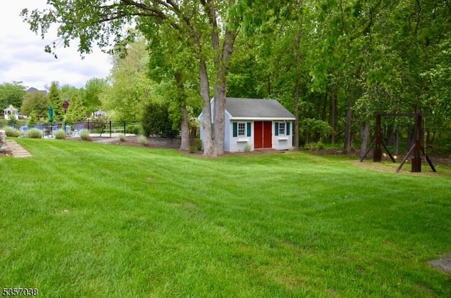 16 Dorset Ln, Andover Twp, NJ 07848 - view of yard with an outdoor structure