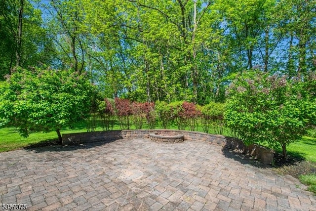 4 Ramsey Ct, Frelinghuysen Twp, NJ 07860 - view of patio featuring an outdoor fire pit