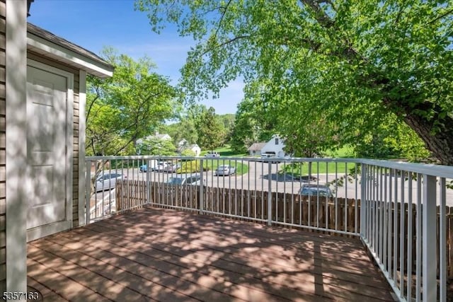 48 Spruce Ct, Bedminster Twp, NJ 07921 - view of deck